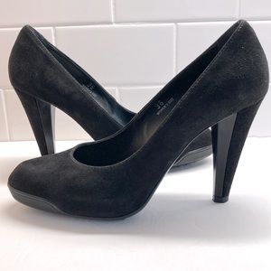 TOD’S sz EU36 black suede platform heels (very good pre-owned)